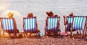 Dalle bollette alle vacanze, dal carburante al gelato: quanto ci costa agosto 2026