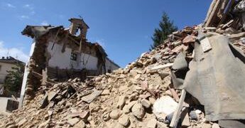 Decennale Terremoto Centro Italia, Mattarella: “Pagina drammatica della Repubblica”. Meloni: “Non dimenticheremo”