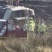 Deraglia treno nell’East Sussex: passeggeri intrappolati, soccorsi al lavoro
