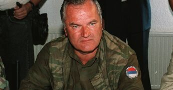 È morto Ratko Mladic, chi era il ‘macellaio di Srebrenica’: condannato per crimini contro l’umanità﻿