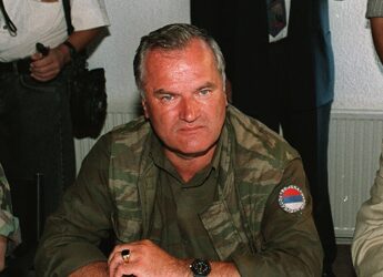 È morto Ratko Mladic, chi era il ‘macellaio di Srebrenica’: condannato per crimini contro l’umanità﻿