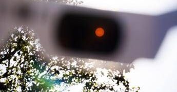 Eclissi di sole oggi 12 agosto, da Milano a Roma e Palermo: orario migliore per vederla città per città
