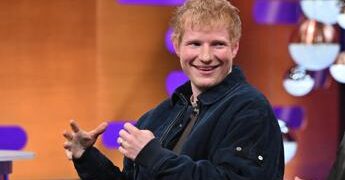 Ed Sheeran nei guai per l’auto d’epoca, multa per la Aston Martin senza assicurazione