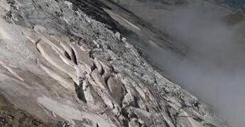Emergenza climatica, Legambiente: “Ghiacciai delle Alpi francesi a rischio: perso il 35% del volume dal 2000”