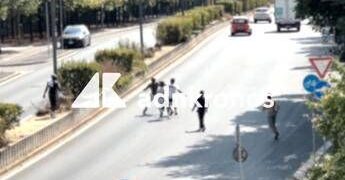 Far west a Milano, rissa con spranghe e bottiglie in centro: caos tra le auto