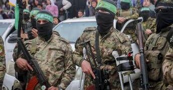 Gaza, Hamas ‘celebra’ 15enne ucciso in combattimento: “Ha piazzato esplosivi e sparato con lanciarazzi anticarro”