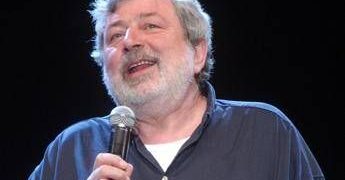 Guccini, domani i funerali: la sua Pavana lo saluta nel silenzio. Il sindaco: “Massimo rispetto per sue volontà”