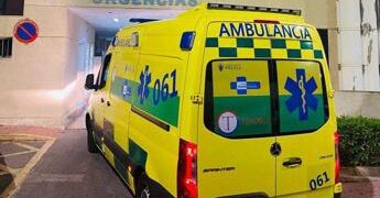 Guida un’ambulanza e lavora sei giorni al mese: “Guadagno 2300 euro”