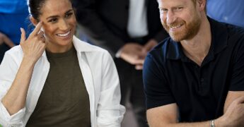 Harry e Meghan, Bbc: “Sono arrivati nel Regno Unito”. Il rientro con i figli dopo sei anni