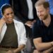 Harry e Meghan, Bbc: “Sono arrivati nel Regno Unito”. Il rientro con i figli dopo sei anni