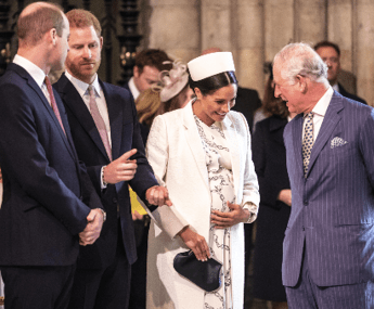 Harry e Meghan tornano nel Regno Unito, la decisione ‘spiazza’ Re Carlo: cosa è successo
