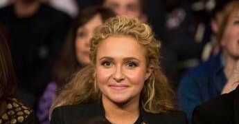 Hayden Panettiere, mistero sulle cause della morte: “Era partita col fidanzato”. In corso le indagini