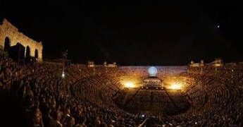 I Carmina Burana risuonano il 13 agosto e aprono tre sere di stelle in Arena