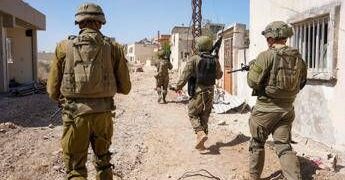 Idf marchia con numeri in fronte i palestinesi fermati in Cisgiordania