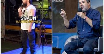 Il comico e la gag su Salvini che fa discutere: “Penso sia handicappato”