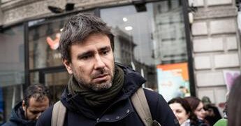 Il malore, il ricovero e il risveglio: ore di apprensione per Alessandro Di Battista