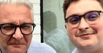 Il principe Laurent del Belgio riconosce il figlio segreto: Clément (da venditore auto) entra nella famiglia reale