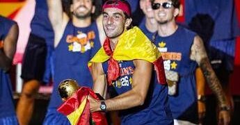 Il ‘segreto’ di Ferran Torres: “Appena sveglio mi immergo per un minuto in acqua fredda”