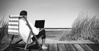 In ferie senza e-mail e chat? Ecco come organizzarsi per staccare davvero la spina dal lavoro