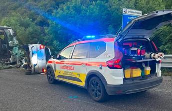 Incidente sulla Ternana tra camper e bus, 15 feriti ancora ricoverati