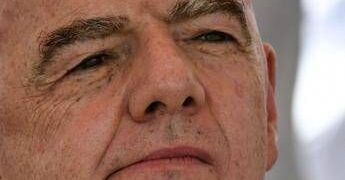 Infantino sotto accusa, Telegraph: “Fece pagare da Uefa ricca buonuscita a sua amante”