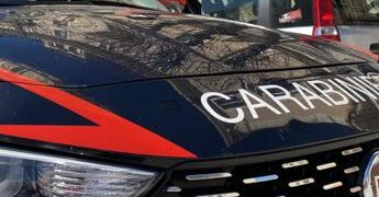 Insulti omofobi e aggressione, giovane spinto da due uomini nel Naviglio a Vigevano