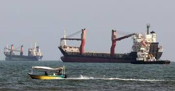 Iran, Araghchi: “Gli Usa stanno facendo grave errore di valutazione su Hormuz”