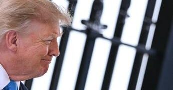 Iran, Trump sospende gli attacchi: “Ma si arrivi subito a un accordo”