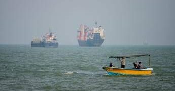 Iran, “tre nodi” bloccano l’accordo per la riapertura di Hormuz