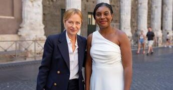 Italia-Gb, Times: Meloni incontra leader opposizione Badenoch e l’avverte: “Non fare accordi con Farage”