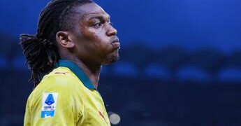 Leao resta al Milan? L’Aston Villa frena, per il portoghese spunta il Tottenham