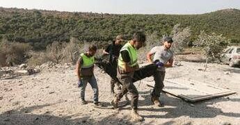 Libano, attacchi israeliani nel sud del paese: almeno 9 morti tra cui donne e bambini