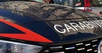 Litiga con la fidanzata, poi accoltella il padre di lei che prova a difenderla: 22enne arrestato a Piombino
