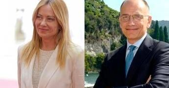 Meloni ‘low profile’ e Letta ‘desaparecido’, le ferie dei premier tra privacy e polemiche politiche