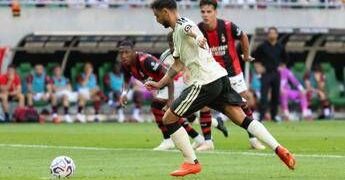 Milan-Manchester United, rissa sfiorata e rigore contestato in amichevole