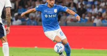 Napoli-Como, gol annullato a Lobotka e Allegri protesta