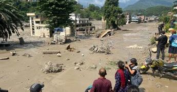 Nepal, alluvione nel nord: “Numerose vittime e dispersi”. Xi mobilita i soccorsi