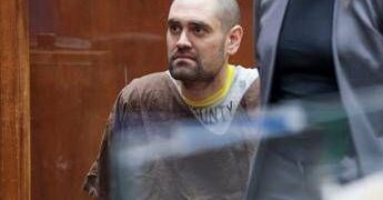 Omicidio di Rob Reiner e della moglie, incriminato il figlio Nick: l’aggravante dell’agguato premeditato