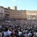 Palio di Siena, domani la grande sfida dell’Assunta: dove vederla in tv