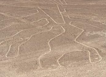 Perù, aereo con italiani a bordo sorvolava Linee di Nazca: cosa sono