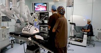 Policlinico di Milano primo ospedale pubblico con nuovi robot chirurgici provenienti dalla Cina