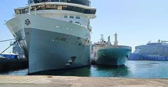Porto di Civitavecchia, concluso con successo primo rifornimento di Gnl a una nave da crociera