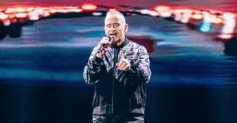 Ramazzotti operato alle corde vocali, l’esperto: “Rischi del mestiere”