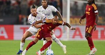 Roma-Fiorentina, gol annullato a Hermoso e proteste su rete Malen: cos’è successo