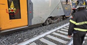 Roma, mucche su binari: treno deraglia vicino a stazione di Piana Bella a Montelibretti, nessun ferito