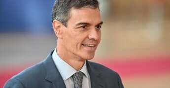 Sanchez in vacanza a Lanzarote, pubblica la sua ‘playlist’