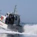 Savona, coppia in difficoltà in acqua ad Andora: bagnino si tuffa per salvarli, ma muore insieme all’uomo
