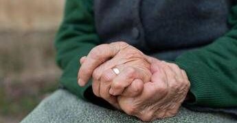 Si allena, beve birra e va a ballare: i segreti di una donna di 101 anni