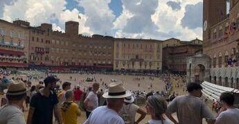 Siena, temporale sulla città: Palio a rischio rinvio
