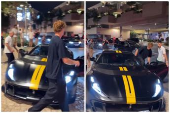 Sinner paparazzato a Montecarlo… con la sua Ferrari